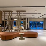 Breeze Ξενοδοχείο 5*