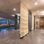 Breeze Ξενοδοχείο 5*