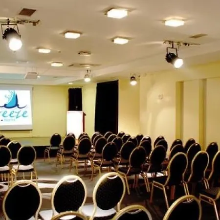 Breeze Szálloda Side