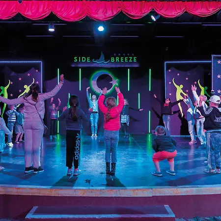 Breeze Szálloda Side