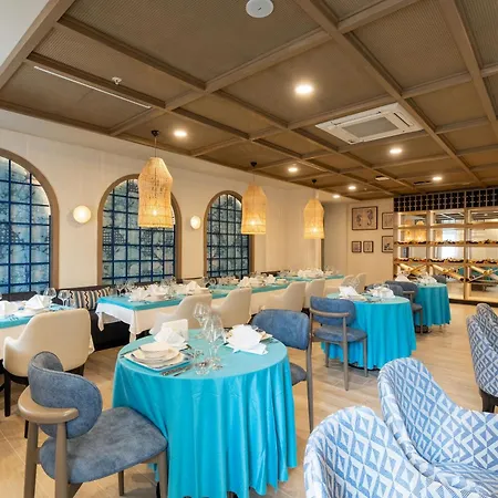 Breeze Hotell 5*
